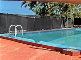A & A Motel Proserpine 3*,